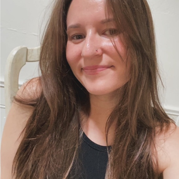 Meet your Posher, Laina - Picture 4 of 7